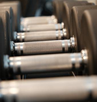 Nahaufnahme von Hanteln 