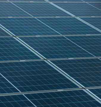 Nahaufnahme Solaranlage auf dem Dach