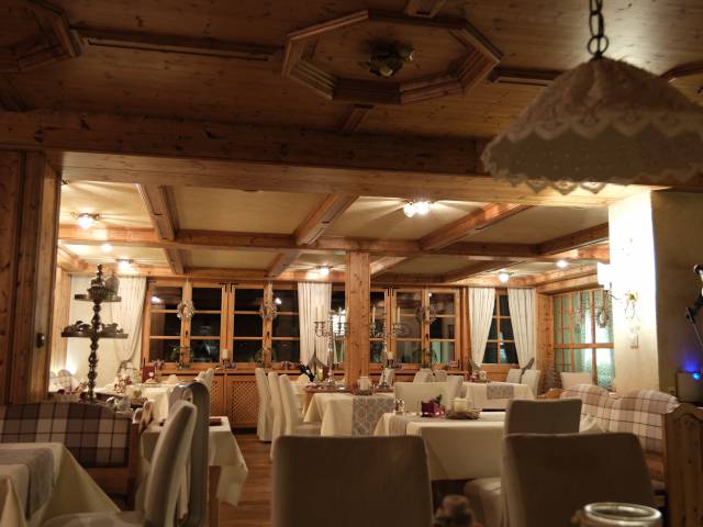 Rustikalere Einrichtung im Hotelrestaurant Tanneck