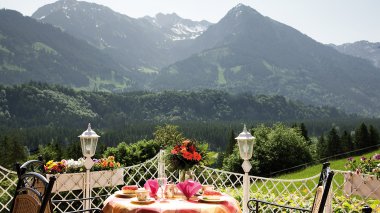 Frühstück auf der Terrasse